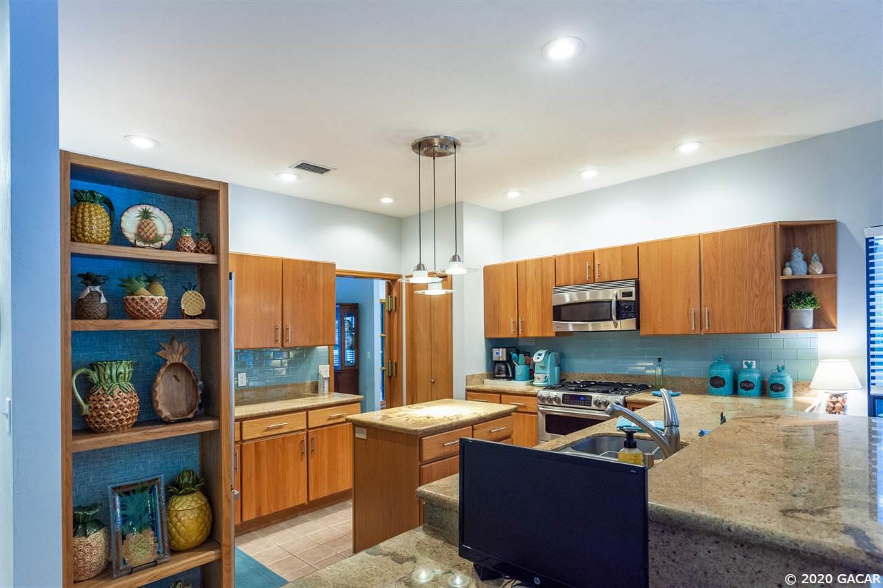 9528 Southwest 53rd Road Gainesville, FL 32608 - Photo 9 of 30 Gallery Image 9