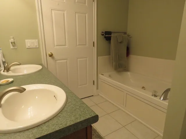 $549,900 | 5 Mission Road, Unit 107, Chelmsford, MA 01863