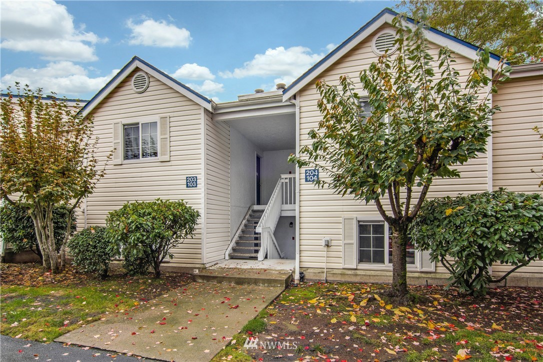 11002 Southeast Petrovitsky Road, Unit A104 Renton, WA 98055 - Photo 2 of 25