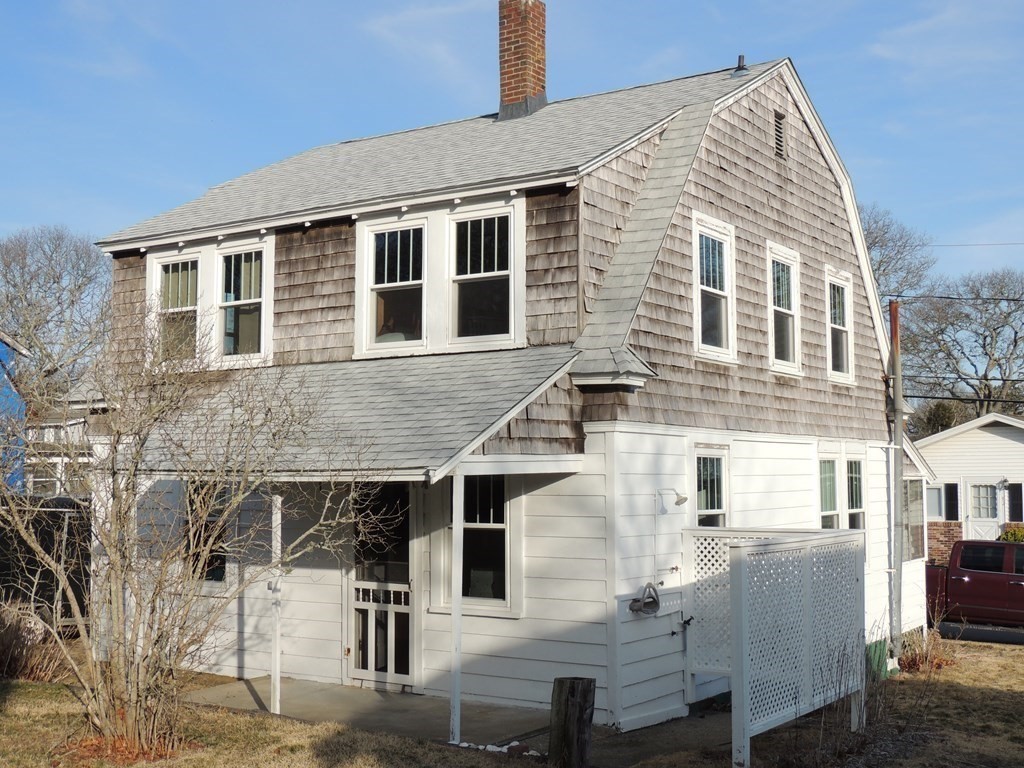 31 Bay Street Wareham, MA 02532 - Photo 2 of 16