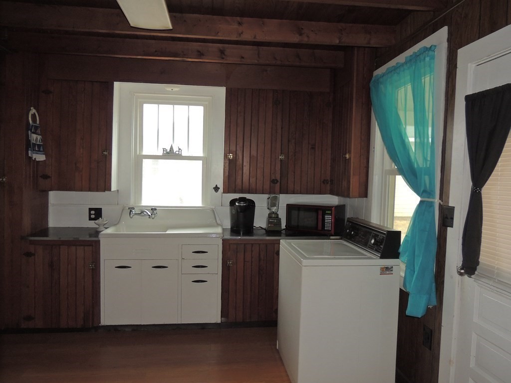 31 Bay Street Wareham, MA 02532 - Photo 7 of 16