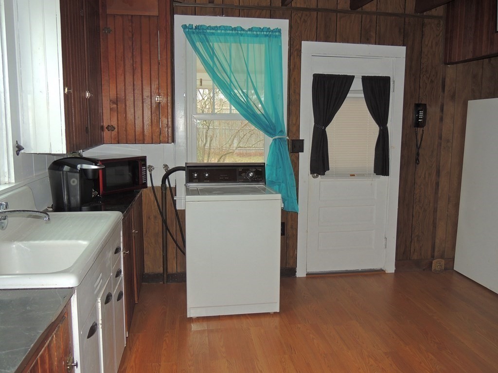 31 Bay Street Wareham, MA 02532 - Photo 8 of 16