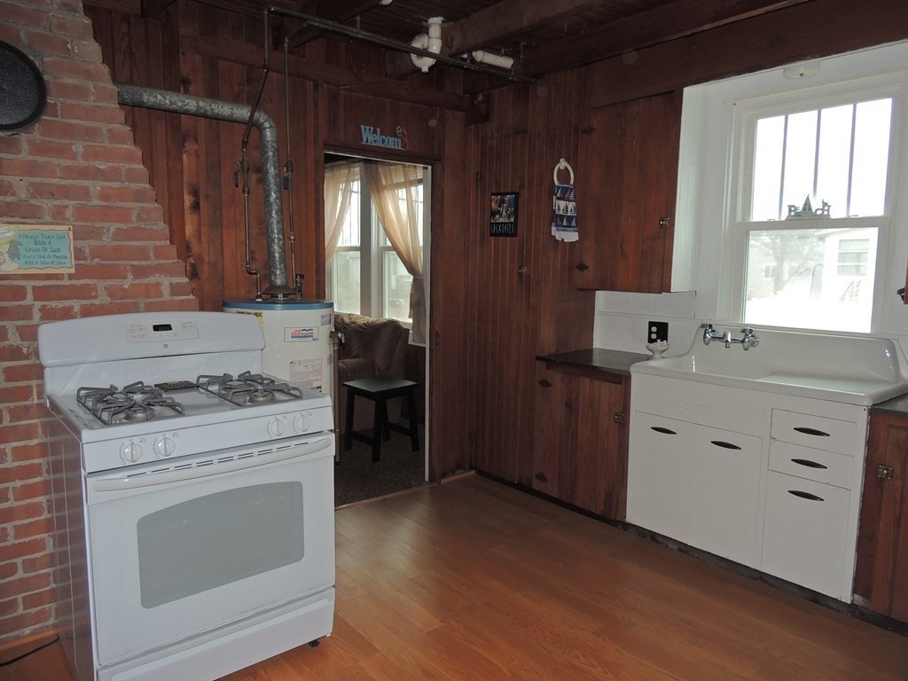 31 Bay Street Wareham, MA 02532 - Photo 9 of 16