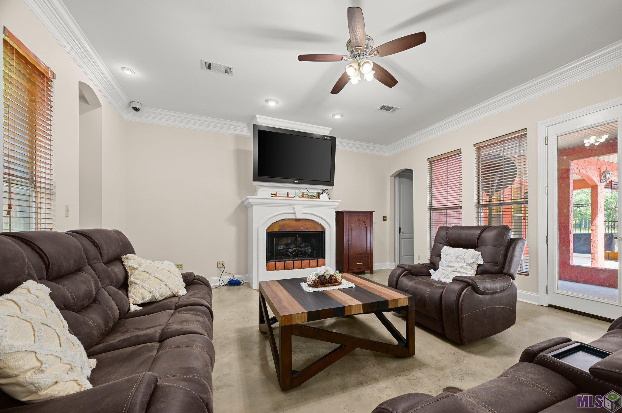 30940 Dunn Road Denham Springs, LA 70726 - Photo 4 of 41 Gallery Image 4