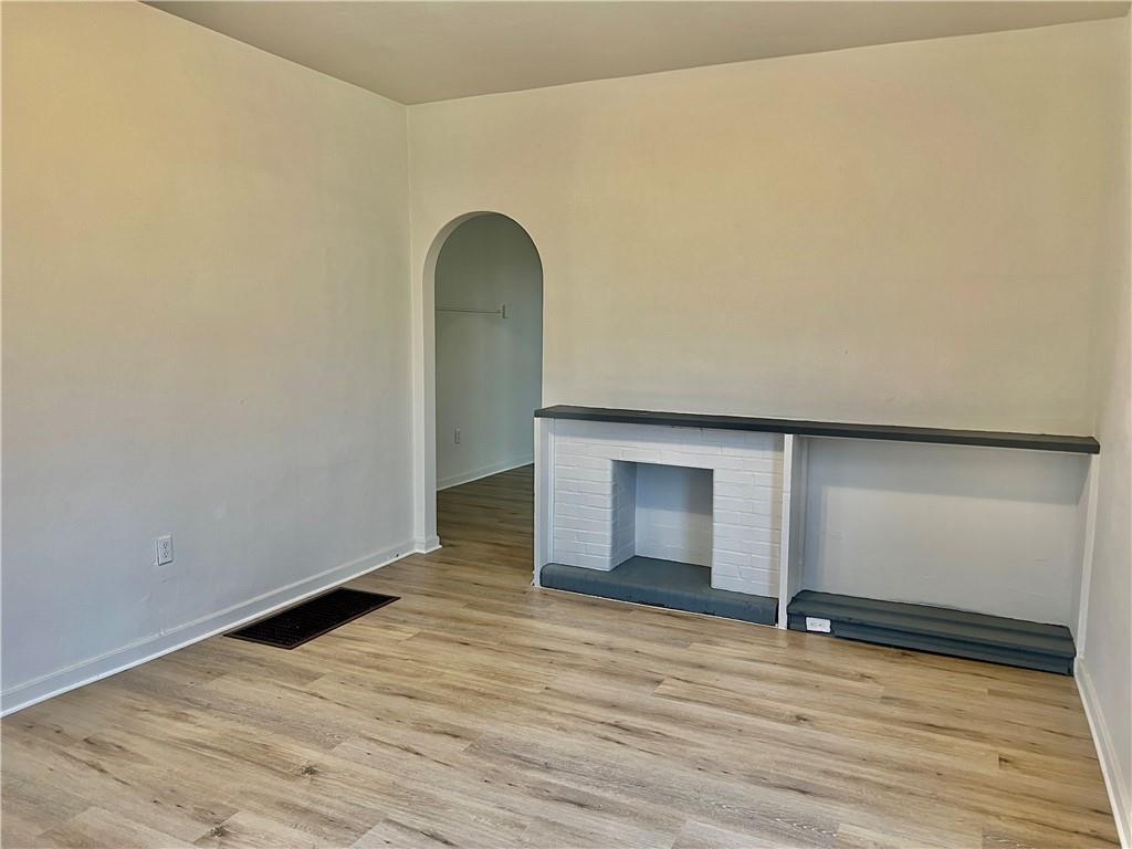 208 Rolfe Street Pittsburgh, PA 15221 - Photo 4 of 19 Gallery Image 4