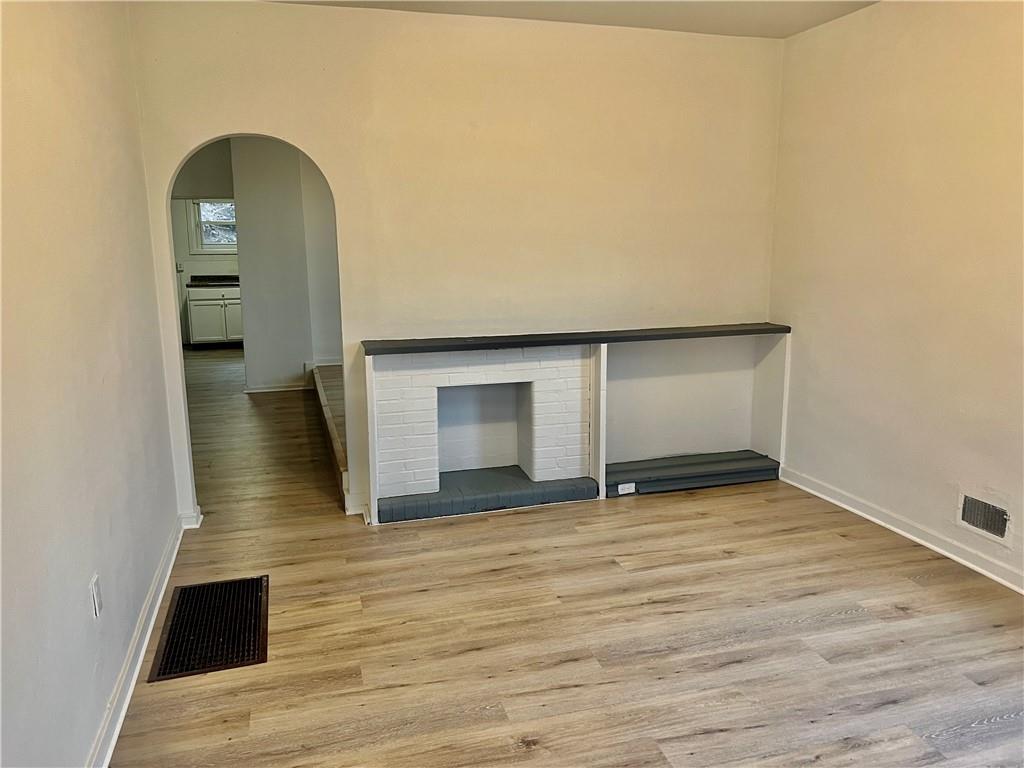 208 Rolfe Street Pittsburgh, PA 15221 - Photo 6 of 19 Gallery Image 6