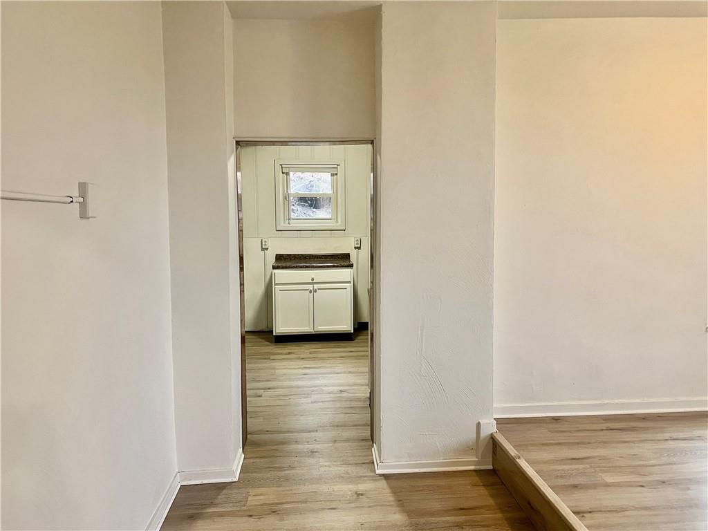 208 Rolfe Street Pittsburgh, PA 15221 - Photo 7 of 19 Gallery Image 7