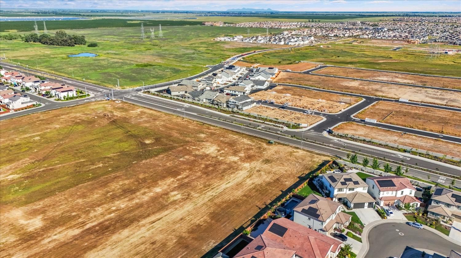 5280 Fandango Loop Roseville, CA 95747 - Photo 53 of 53 Newer neighborhood. Some of this will be homes but the new PARK and School just a block away is coming soon.