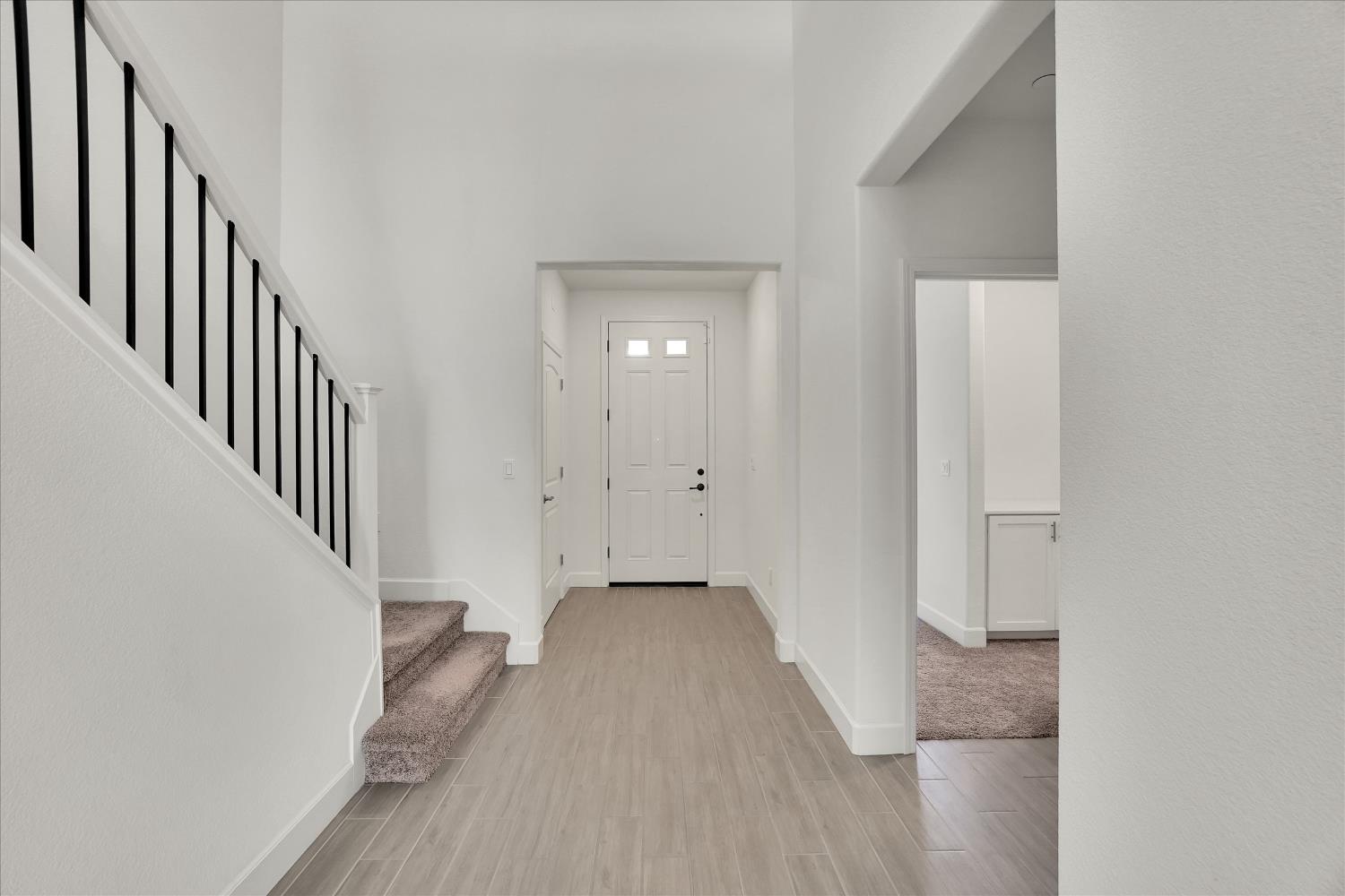 5280 Fandango Loop Roseville, CA 95747 - Photo 6 of 53 Entrance. Full bedroom and bathroom downstairs