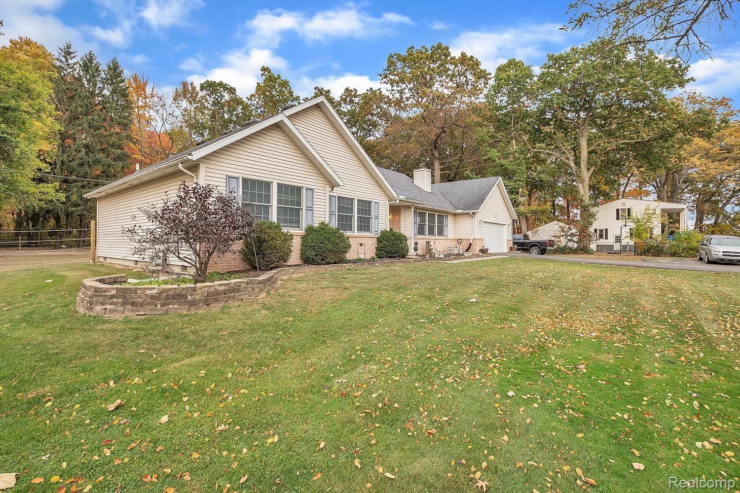 37040 South Huron Road New Boston, MI 48164 - Photo 2 of 27 Gallery Image 2