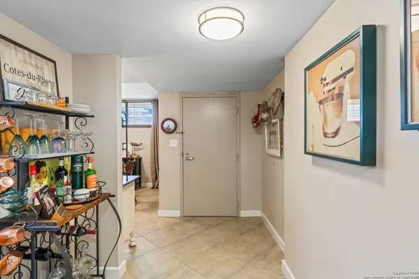 a view of entryway with furniture and toys
