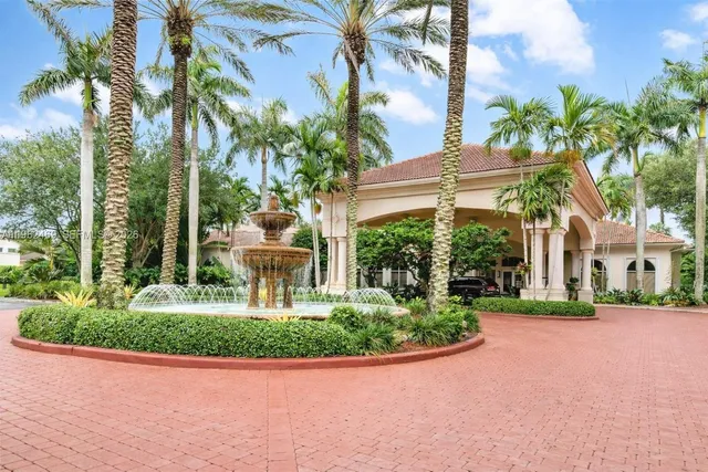 $3,800 | 7645 Northwest 19th Court, Unit 1, Pembroke Pines, FL 33024