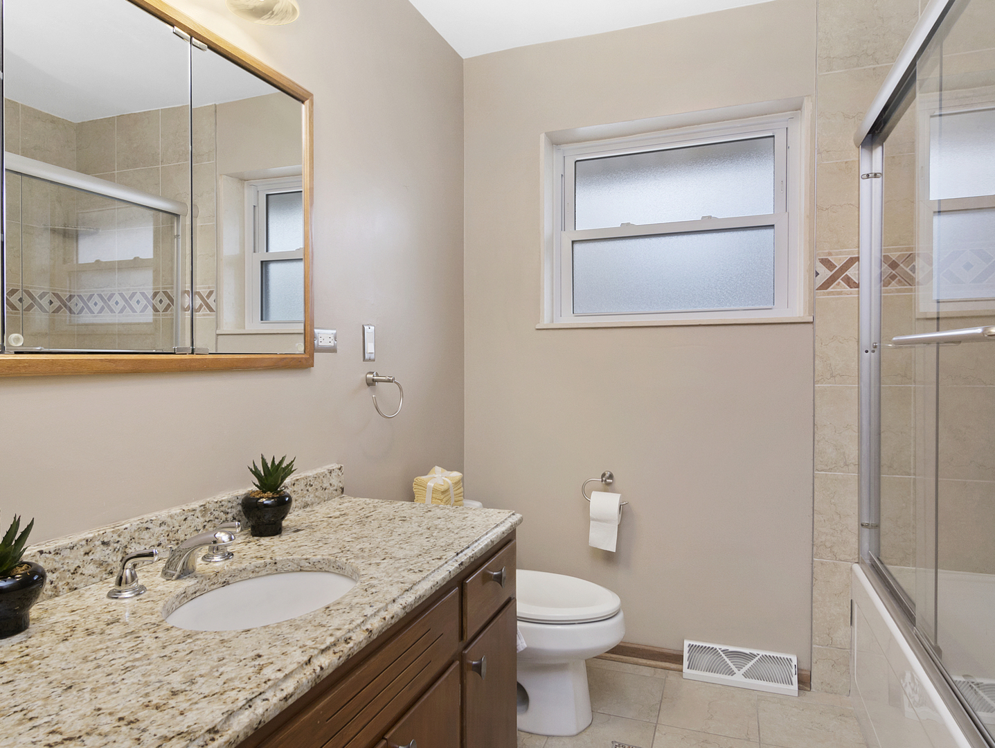 7506 East Prairie Road Skokie, IL 60076 - Photo 10 of 18