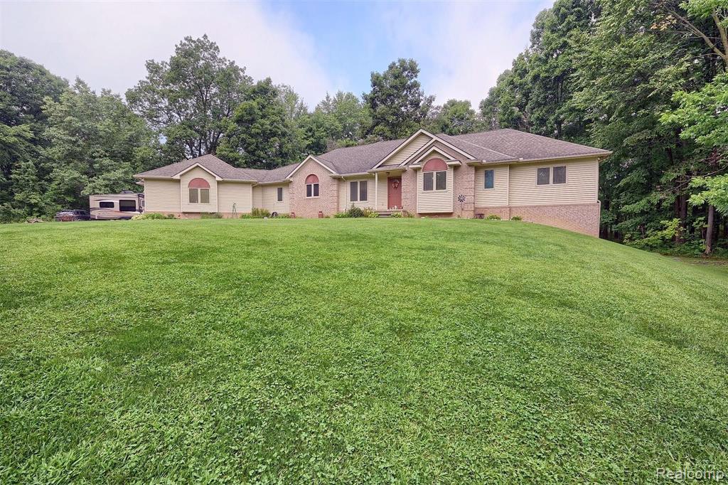 4781 Haven Road Leonard, MI 48367 - Photo 3 of 45