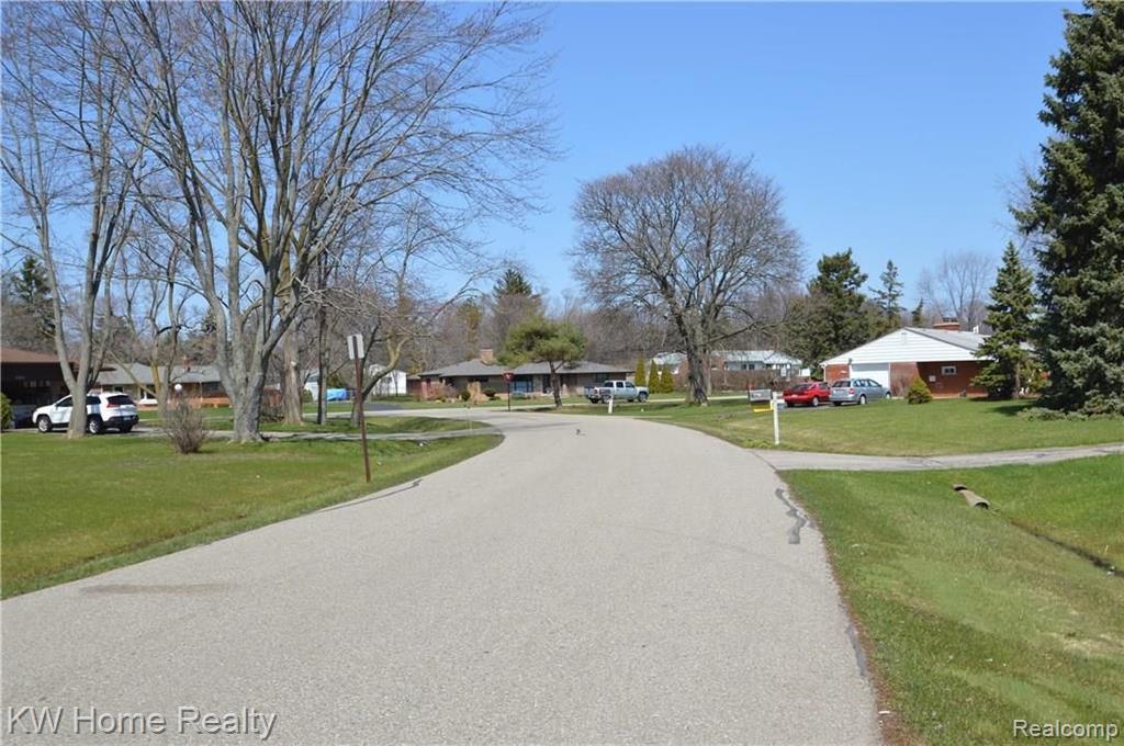 28163 Peppermill Road Farmington Hills, MI 48331 - Photo 5 of 31