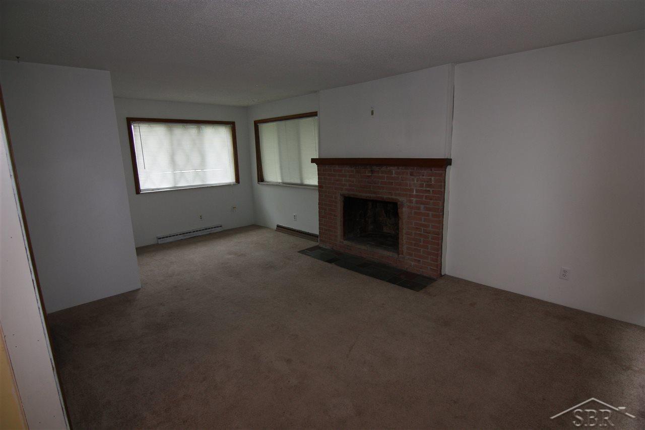 1972 East Moore Road Saginaw, MI 48601 - Photo 7 of 20 31352043-6.JPG