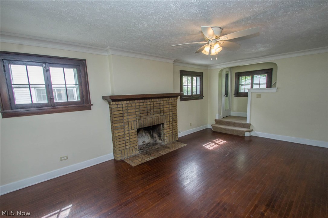 1529 Parkhill Road Cleveland Heights, OH 44121 - Photo 3 of 22