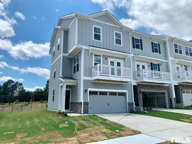 $2,150 | 1116 Finch Court, Apex, NC 27502