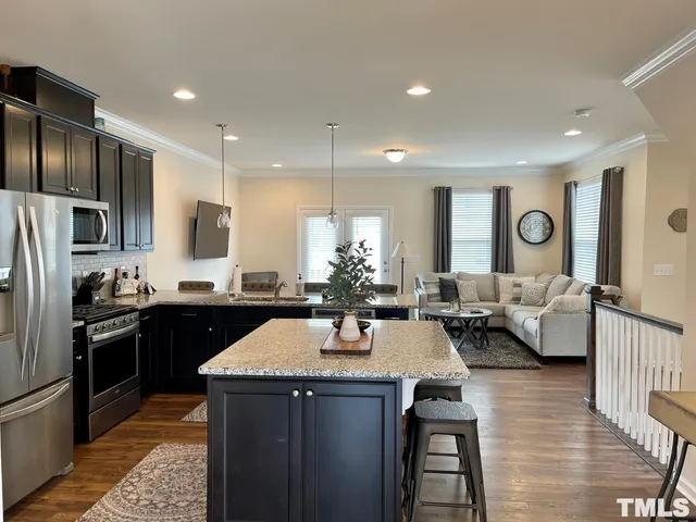 $2,150 | 1116 Finch Court, Apex, NC 27502