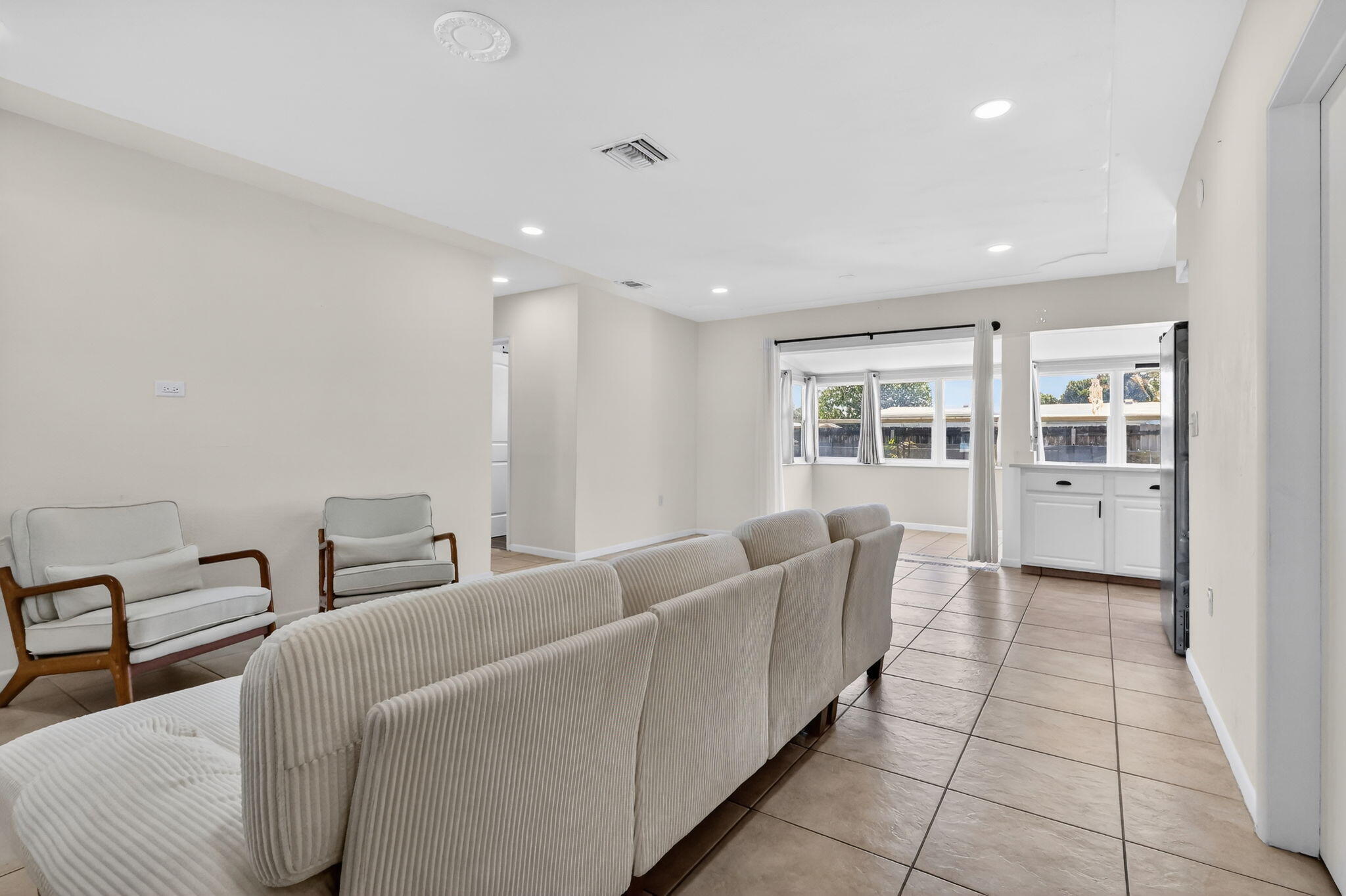 353 Shady Lane Road Palm Springs, FL 33461 - Photo 3 of 41 4-web-or-mls-F14A4378