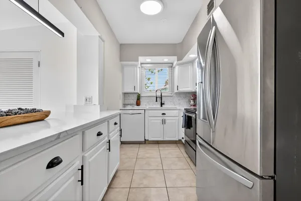 $3,800 | 353 Shady Lane Road, Palm Springs, FL 33461