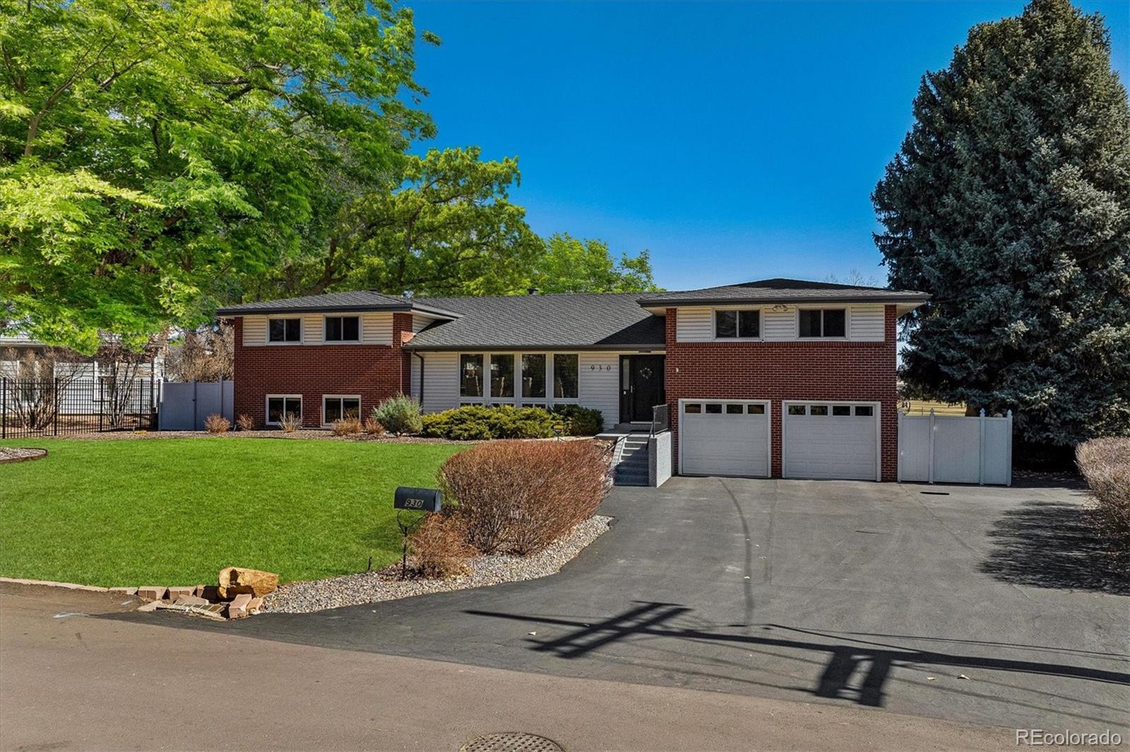 930 Reed Court Lakewood, CO 80214 - Photo 2 of 28