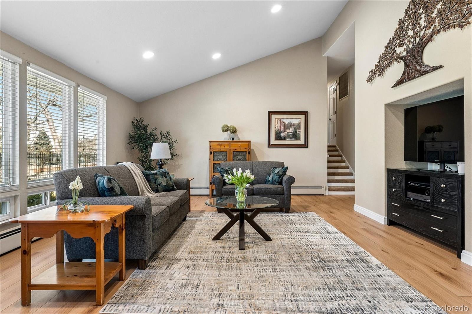 930 Reed Court Lakewood, CO 80214 - Photo 3 of 28