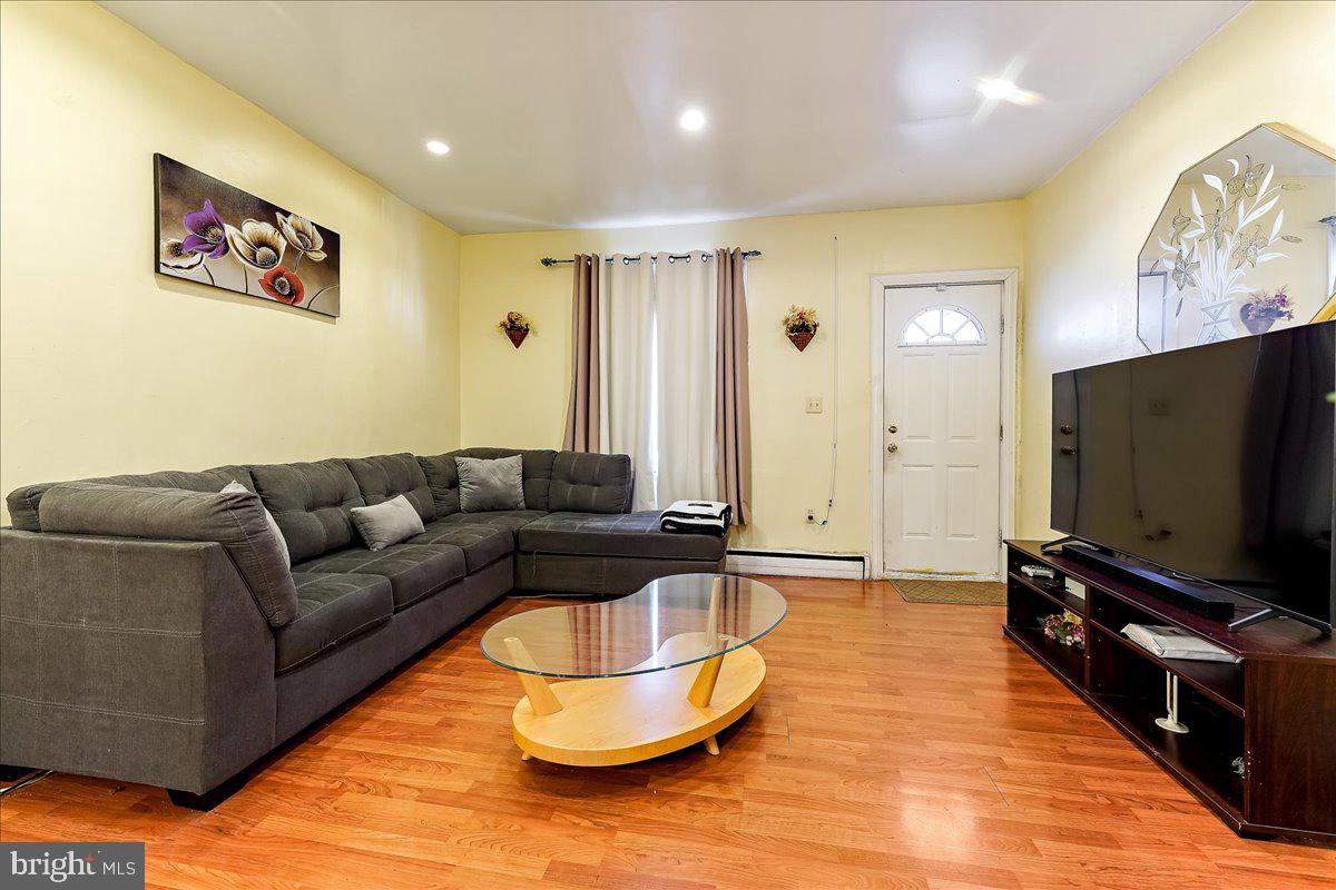 3223 North Bambrey Street Philadelphia, PA 19129 - Photo 6 of 29