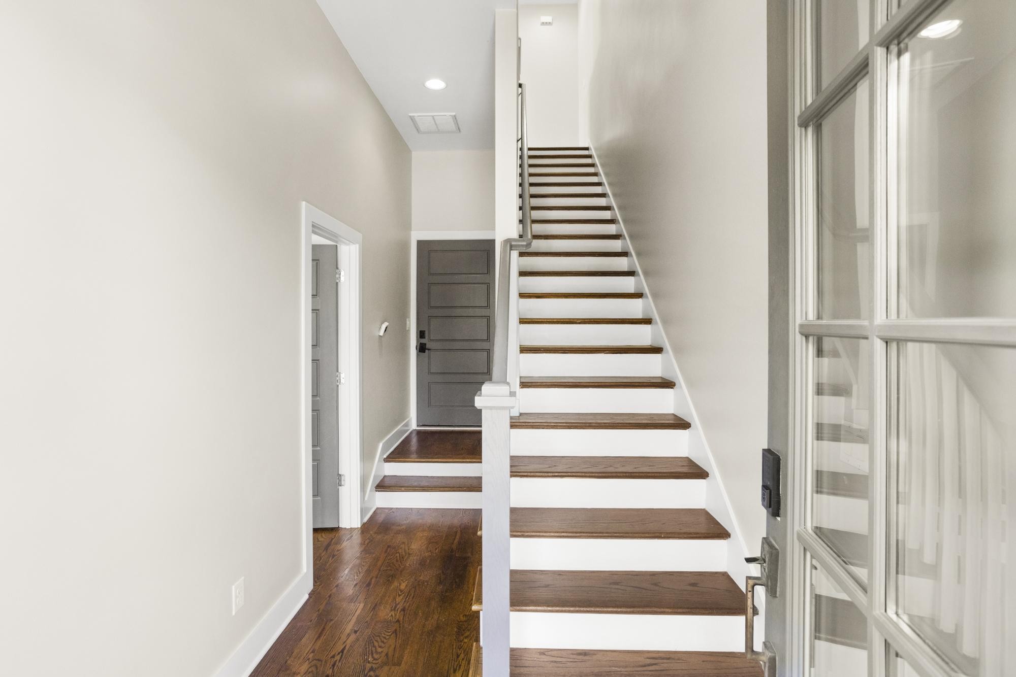 942 Riverside Drive Nashville, TN 37206 - Photo 15 of 33 a view of entryway with wooden floor