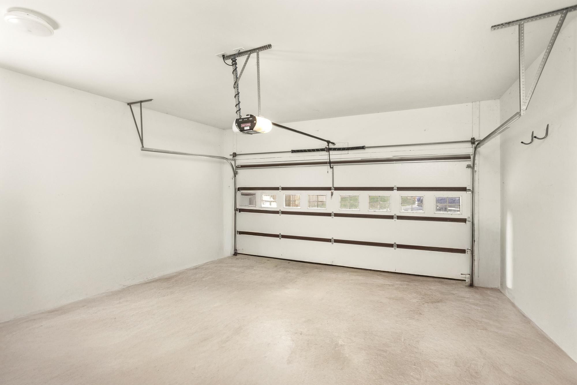 942 Riverside Drive Nashville, TN 37206 - Photo 29 of 33 a view of an empty room