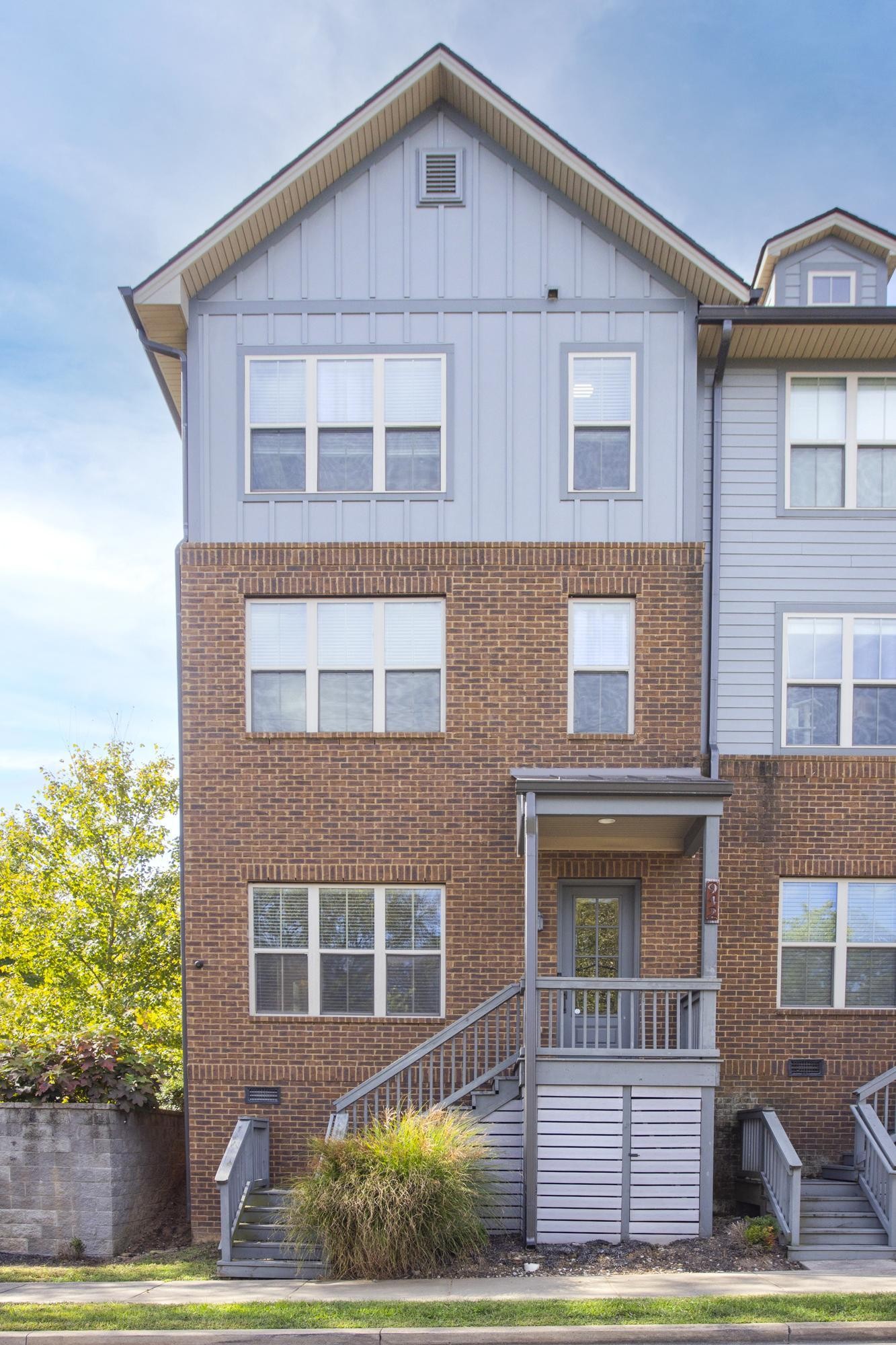 942 Riverside Drive Nashville, TN 37206 - Photo 31 of 33 a front view of a house