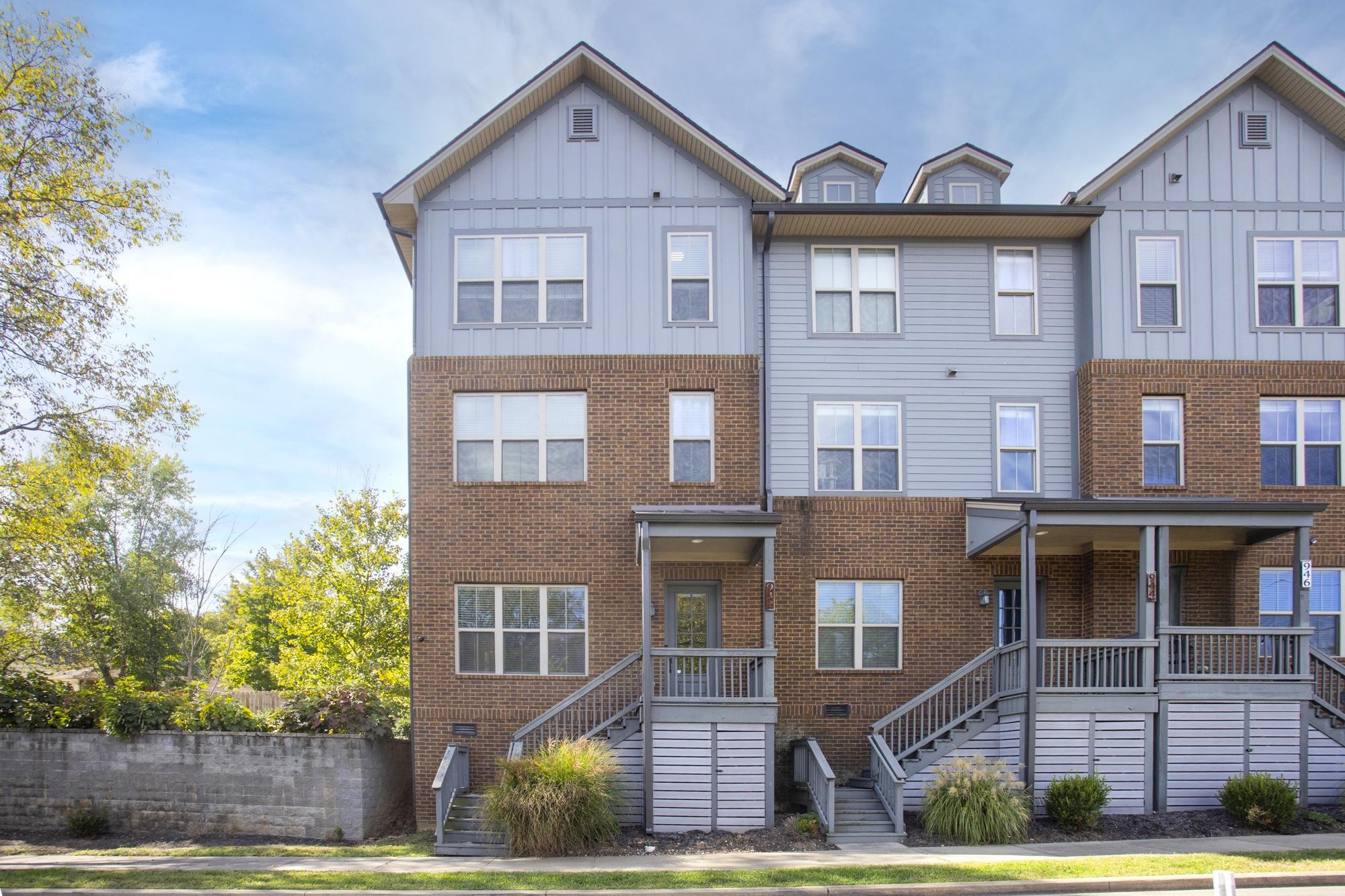 942 Riverside Drive Nashville, TN 37206 - Photo 32 of 33 a front view of residential houses with yard