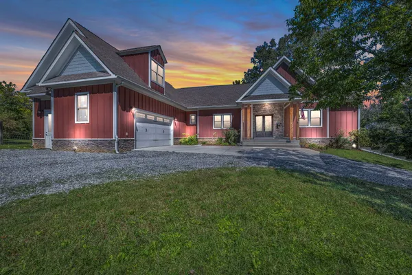 $850,000 | 426 Simmons Tawzer Road, Chickamauga, GA 30707