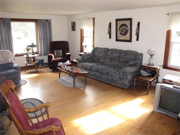 15 Graves Road Greenfield, MA 01301 - Photo 11 of 28 Gallery Image 11