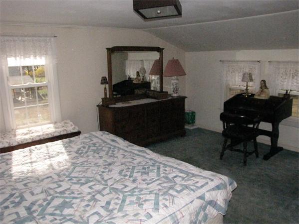 15 Graves Road Greenfield, MA 01301 - Photo 18 of 28 Gallery Image 18