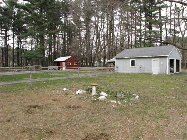 15 Graves Road Greenfield, MA 01301 - Photo 5 of 28 Gallery Image 5