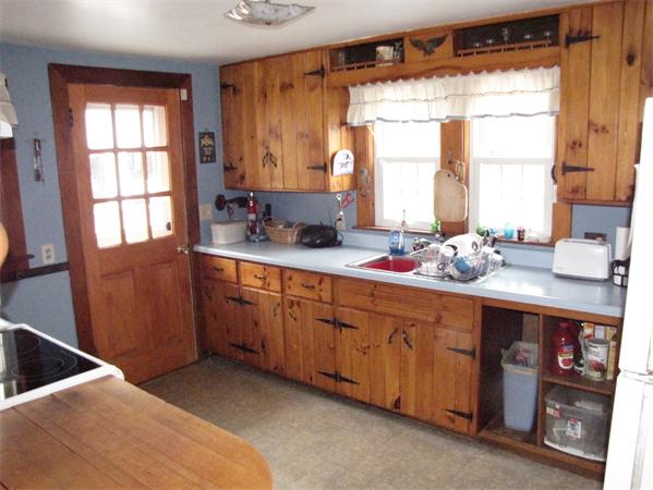 15 Graves Road Greenfield, MA 01301 - Photo 8 of 28 Gallery Image 8