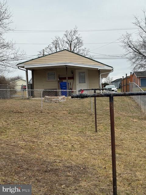 117 Sollenberger Road Chambersburg, PA 17202 - Photo 5 of 11 a front view of a house with ocean