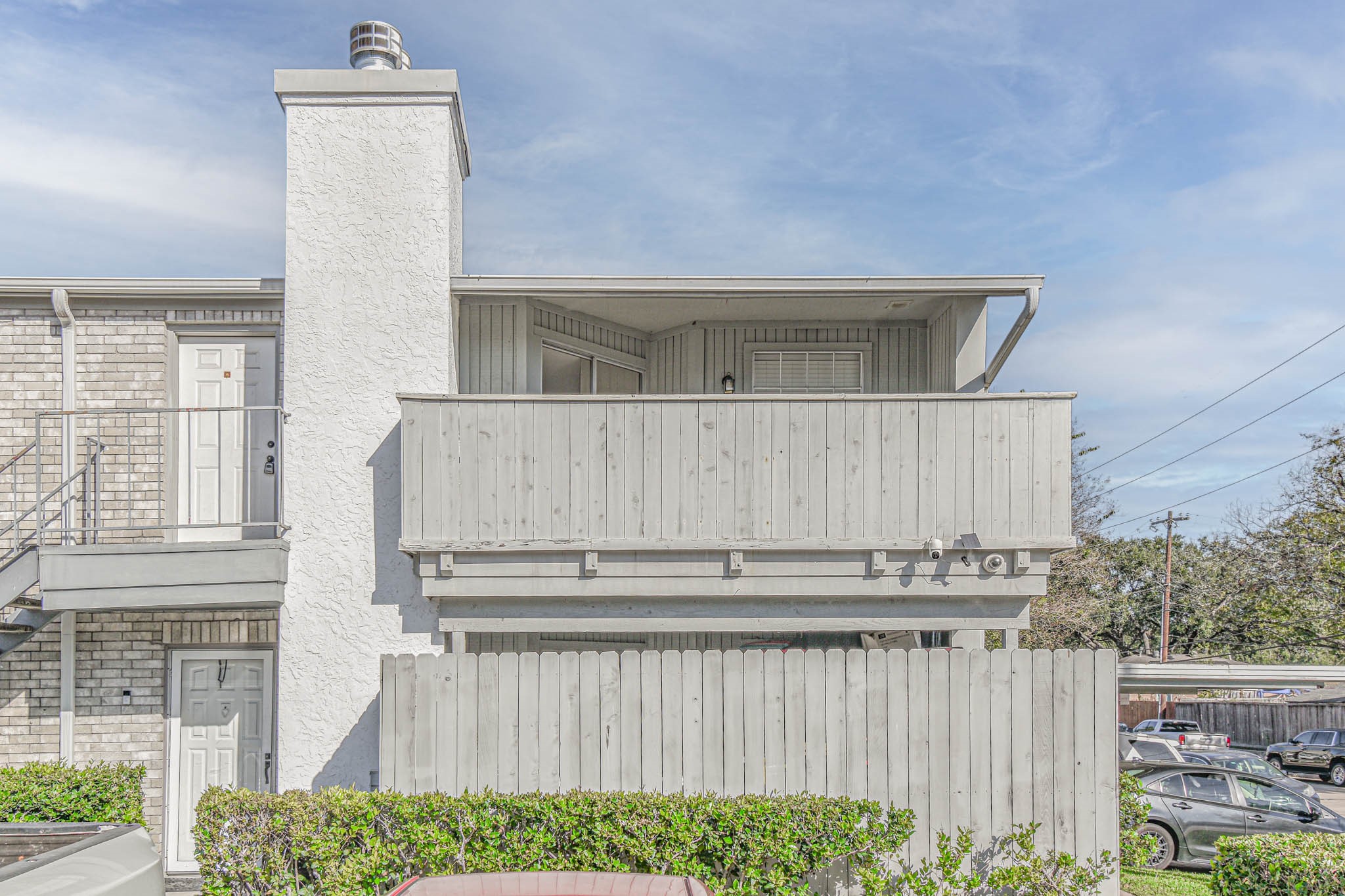 8787 Brae Acres Road, Unit 814 Houston, TX 77074 - Photo 13 of 23 a view of a back yard of the house
