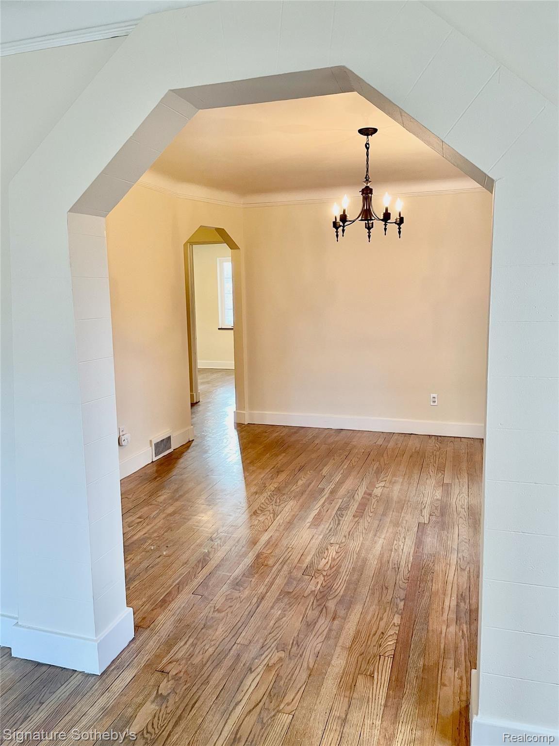 413 Cloverly Road Grosse Pointe, MI 48236 - Photo 9 of 36 Cloverly8.jpeg