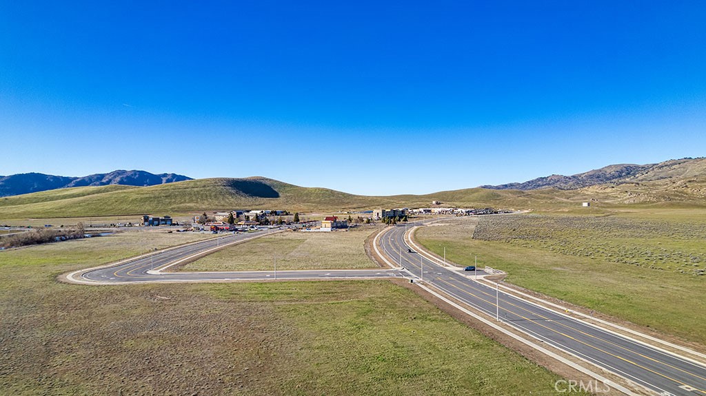 8 Challenger Drive Tehachapi, CA 93561 - Photo 5 of 7 a view of a large pool with an ocean view