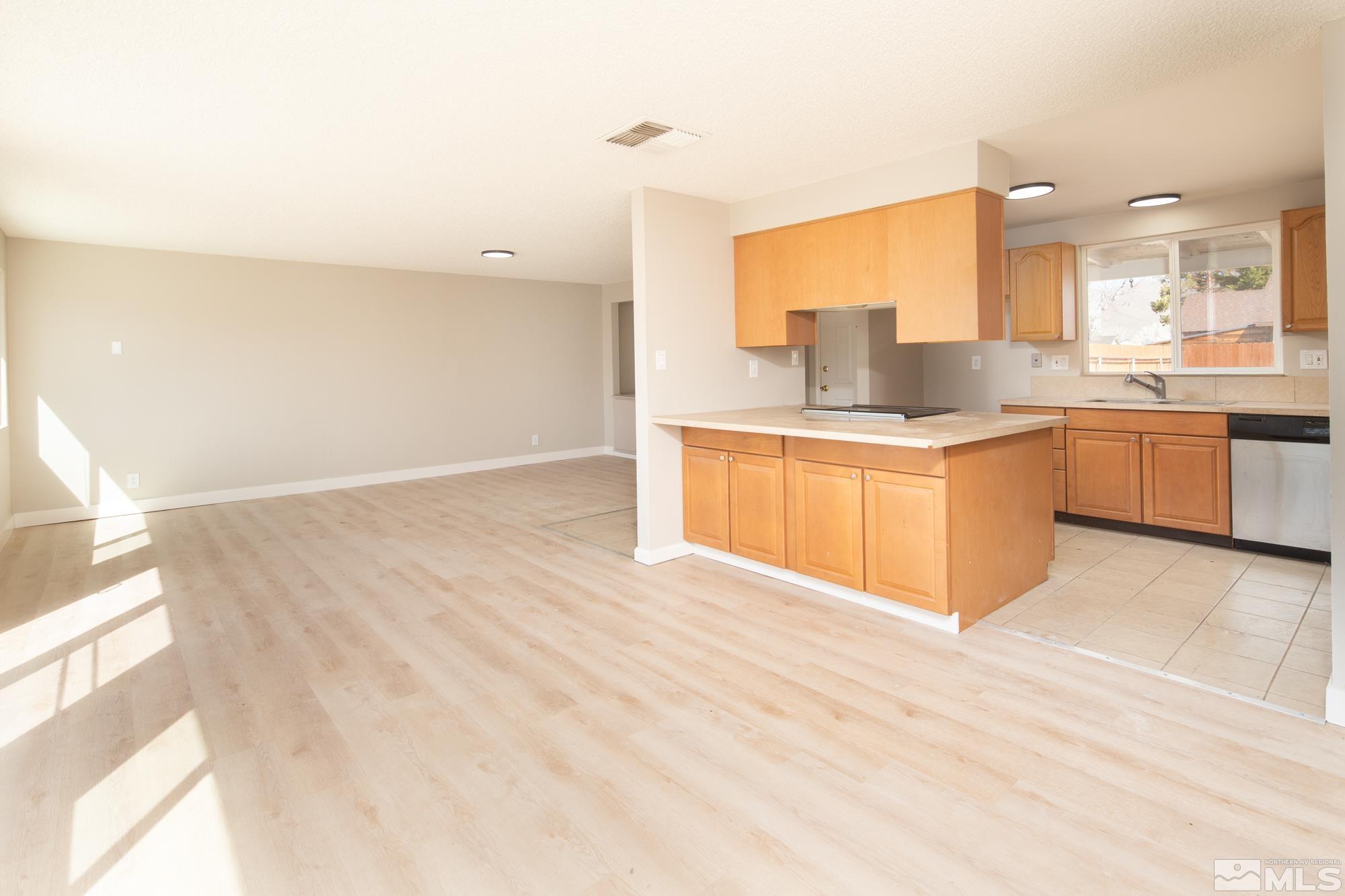 3700 Brant Street Reno, NV 89508 - Photo 6 of 25 Photo 6