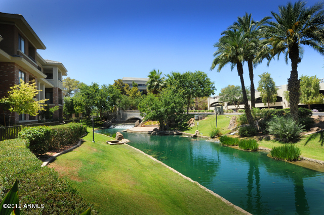 4488 East Thomas Road, Unit 1004 Phoenix, AZ 85018 - Photo 30 of 31 Water Feature