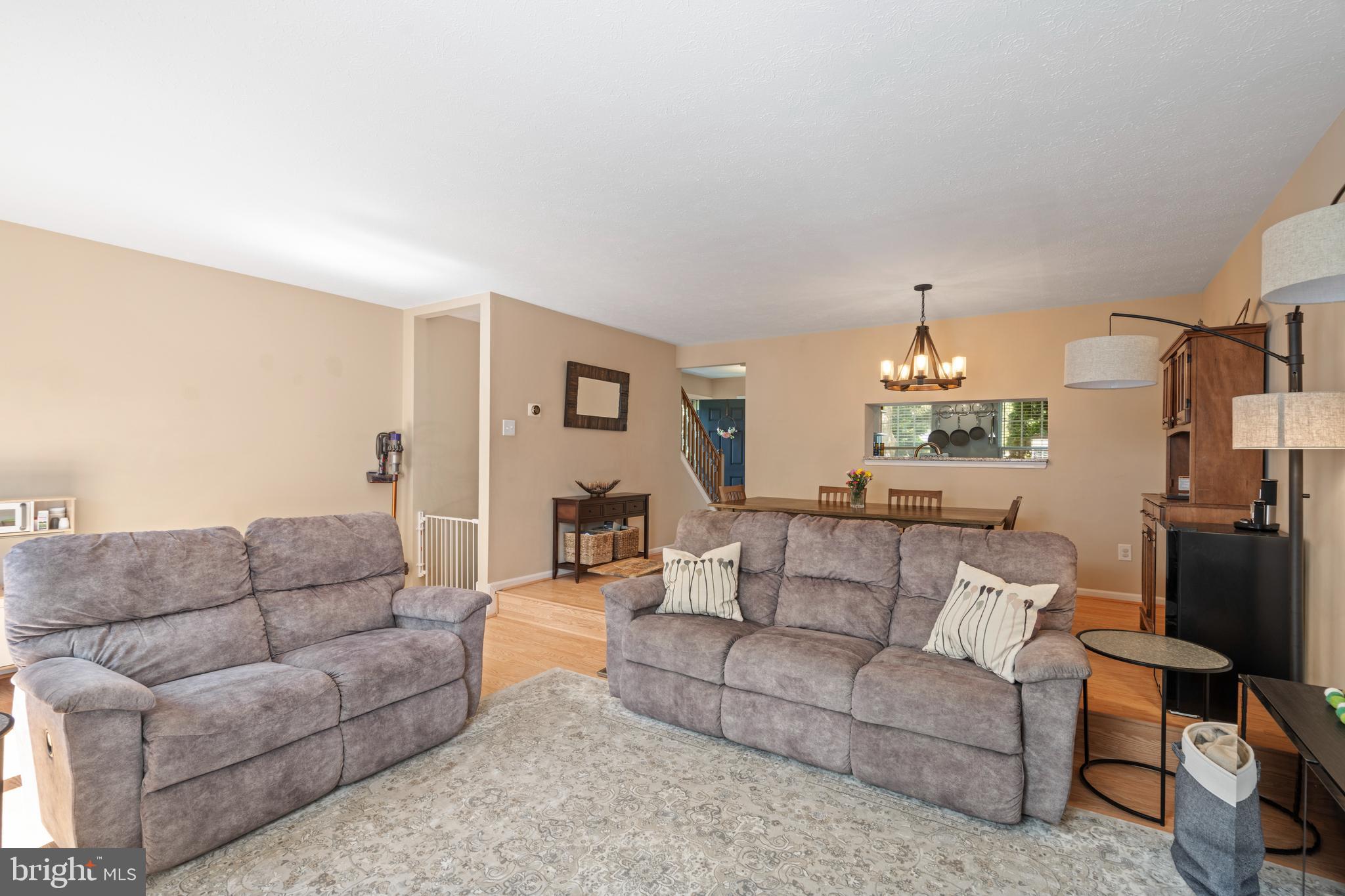 5337 Hollowstone Circle Rosedale, MD 21237 - Photo 15 of 44 Living Room