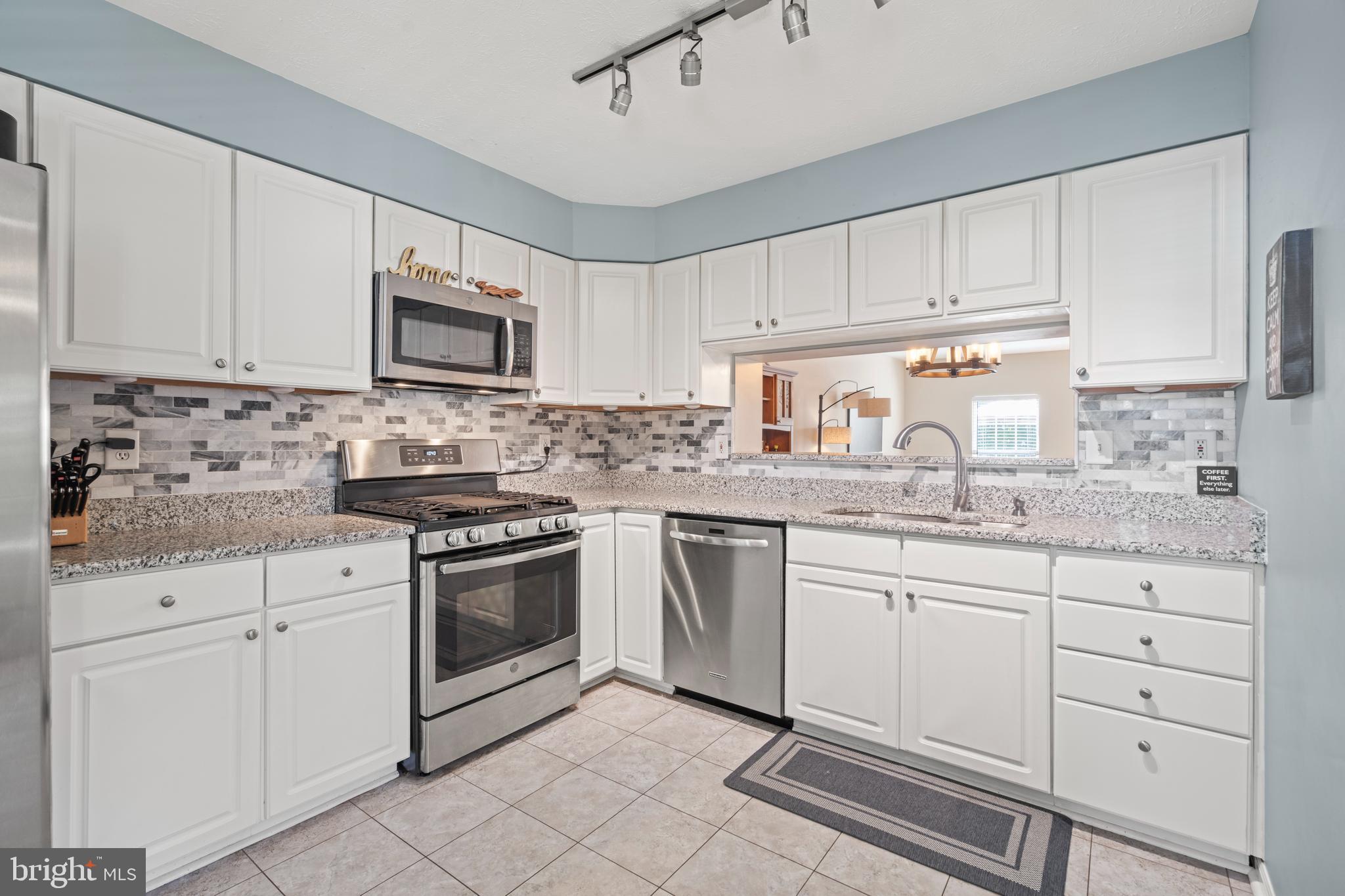 5337 Hollowstone Circle Rosedale, MD 21237 - Photo 6 of 44 Updated Kitchen