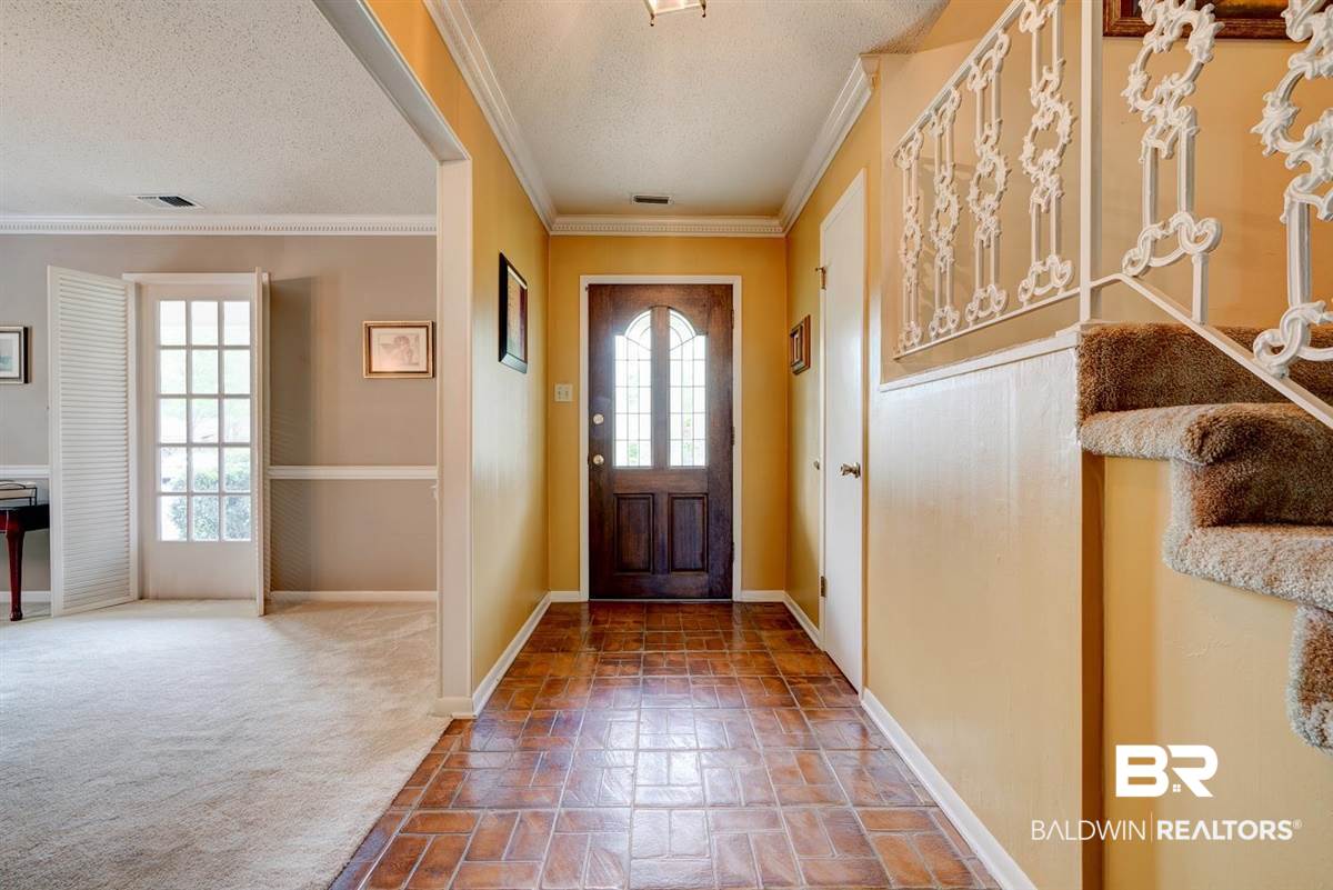 817 Bernard Circle Mobile, AL 36693 - Photo 5 of 38