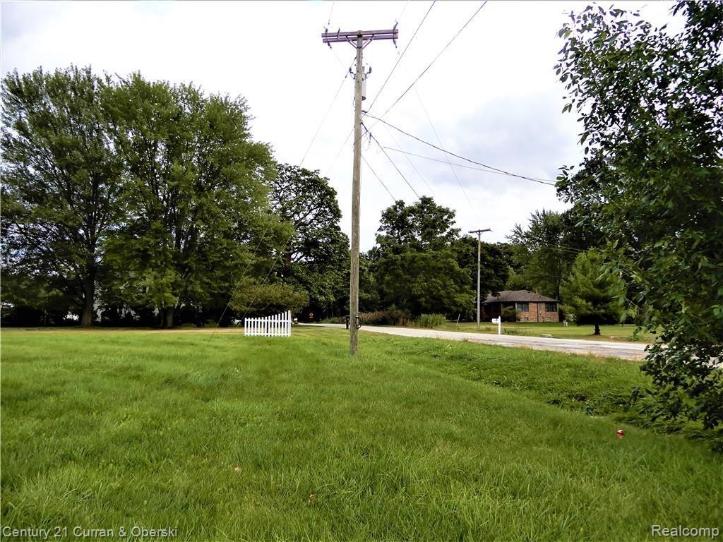 32680 West Road New Boston, MI 48164 - Photo 23 of 25 LEFT STREET VIEW