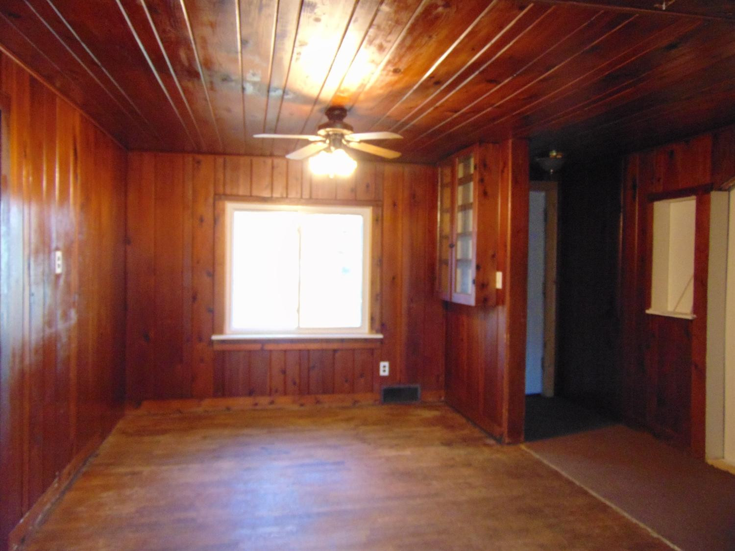 205 Ridgeway Road Jackson, MI 49201 - Photo 8 of 22 Photo 8