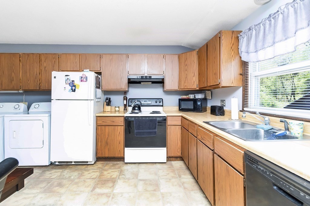 15-17 Piper Road West Springfield, MA 01089 - Photo 27 of 41