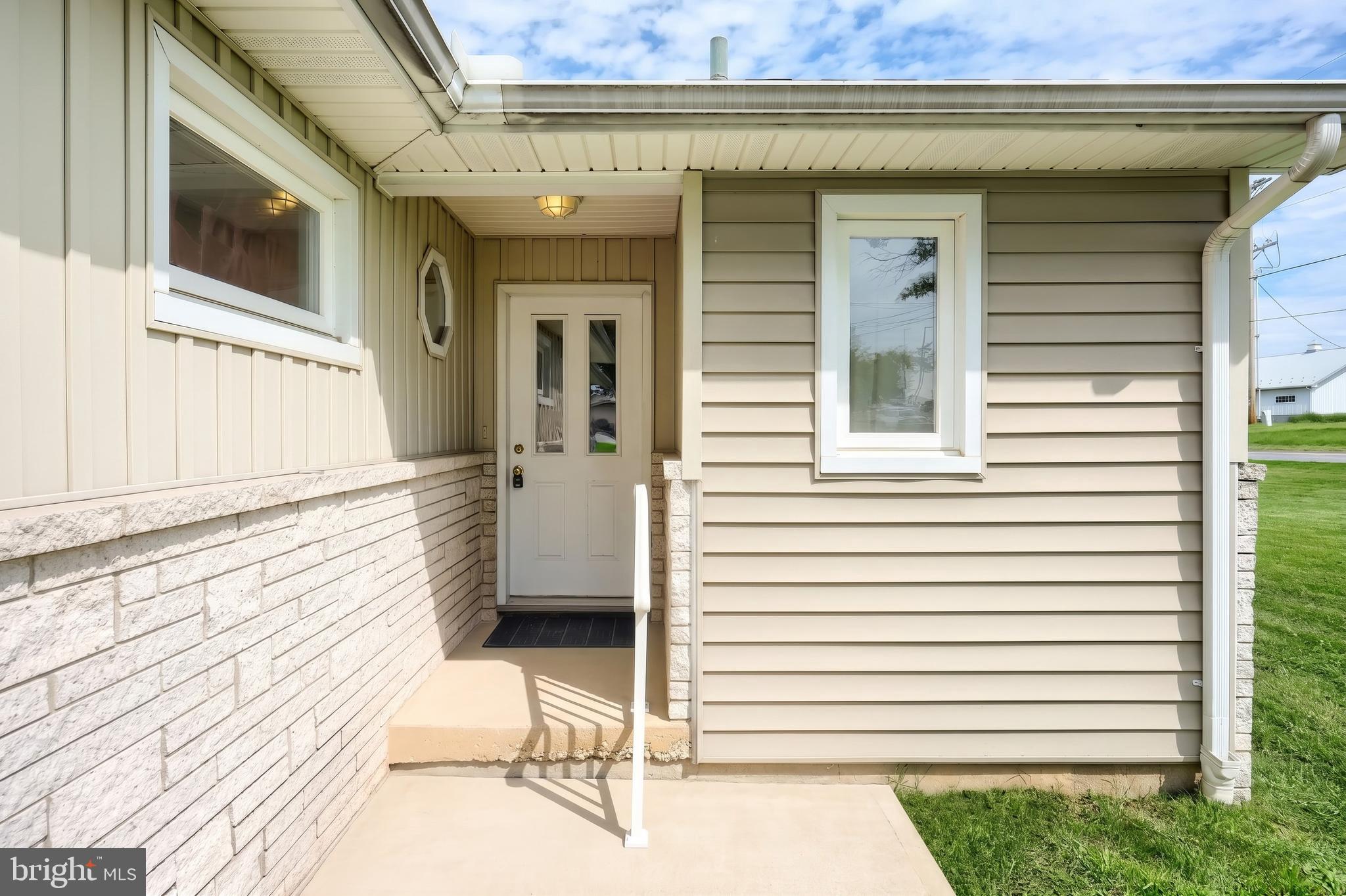 2071 Palomino Road Dover, PA 17315 - Photo 4 of 30